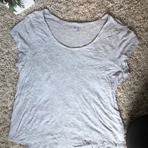 GAP scoop neck, comfy Heathered Tee. Size Medium.